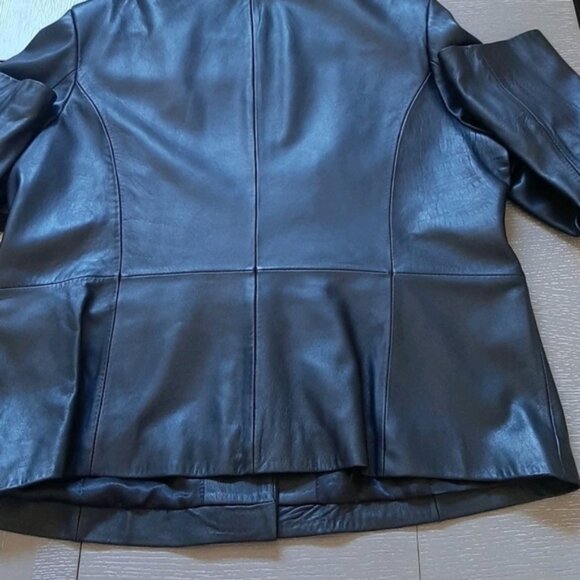 Preston & York Elegant Black Leather Jacket - Picture 9 of 13